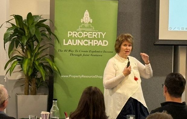 Jill McIntyre presenting profiling at a Property Launchpad event